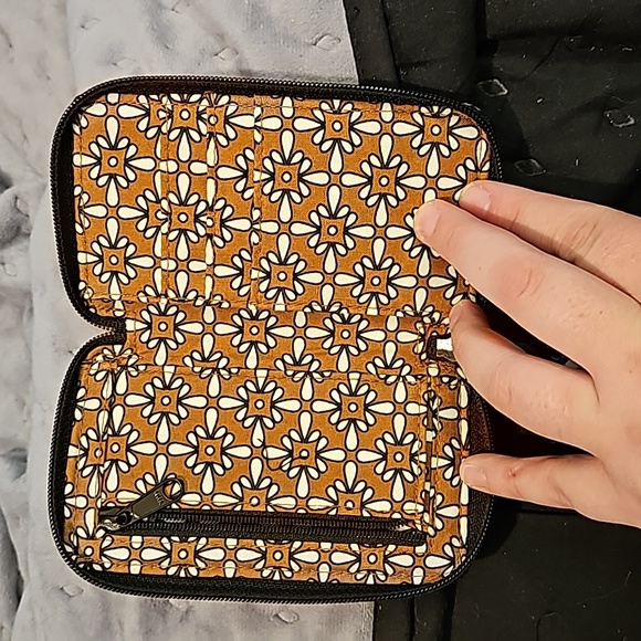 Vera Bradley all in one wristlet - Picture 2 of 4